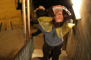 'A piece of cake' Tanztheater von backsteinhaus produktion - Caroline Intrup | Sprecherin Performerin Sprechtrainerin | Berlin