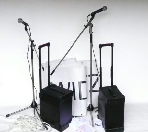 'Widerspruchssitzung' Performance von Martina Geiger-Gerlach - Caroline Intrup | Sprecherin Performerin Sprechtrainerin | Berlin