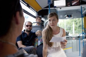 'Absent' Tanztheater von backsteinhaus produktion - Caroline Intrup | Sprecherin Performerin Sprechtrainerin | Berlin